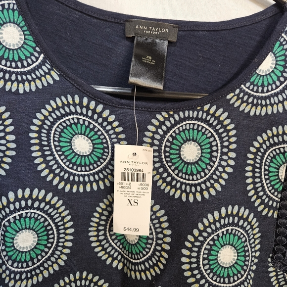 NWT Ann Taylor Petite Women's Blue Floral Lace Sleeveless Top ~ Size XS $45 RET - Picture 3 of 6